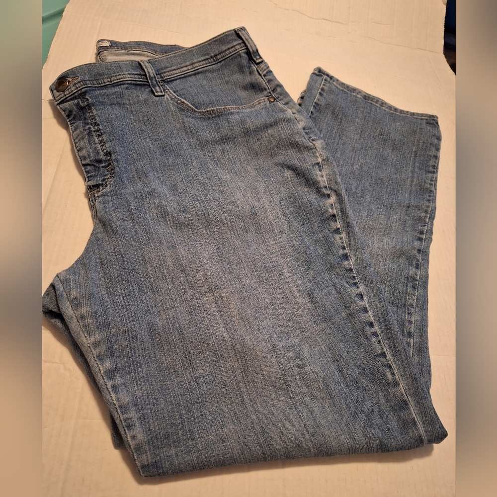 Lee Classic Fit Straight Leg Jeans Size: 22w
